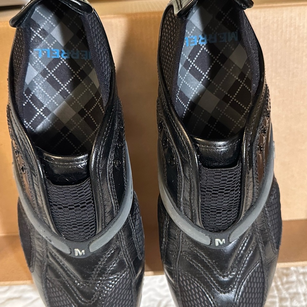 Merrell Women’s Black and Gray Sestra Athletic Shoes